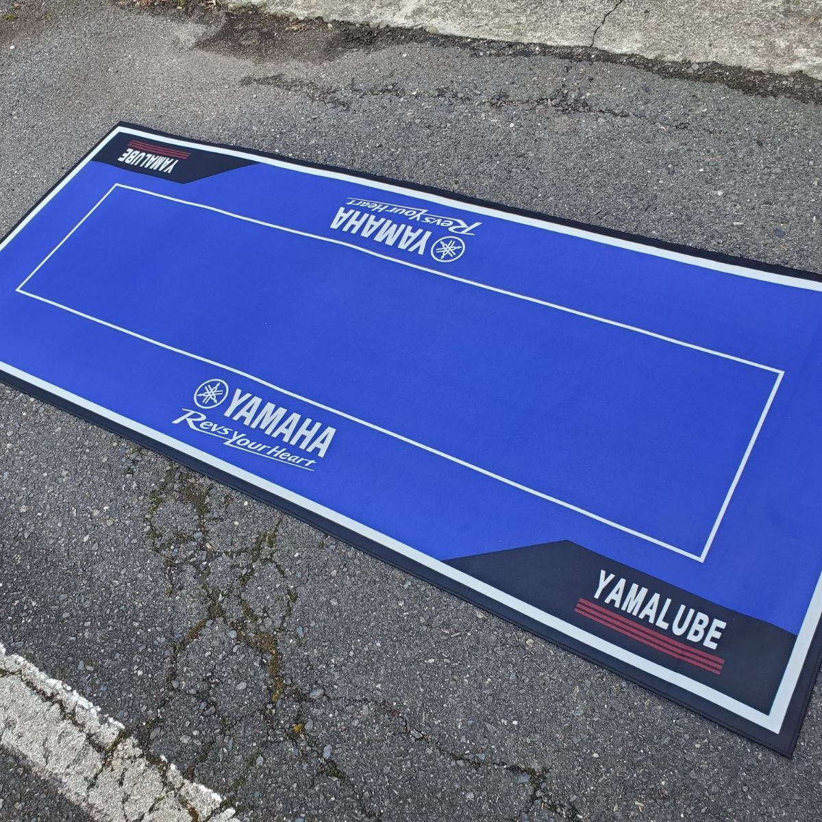 □YAMAHA RACING□ガレージ マット200×80 - メルカリ