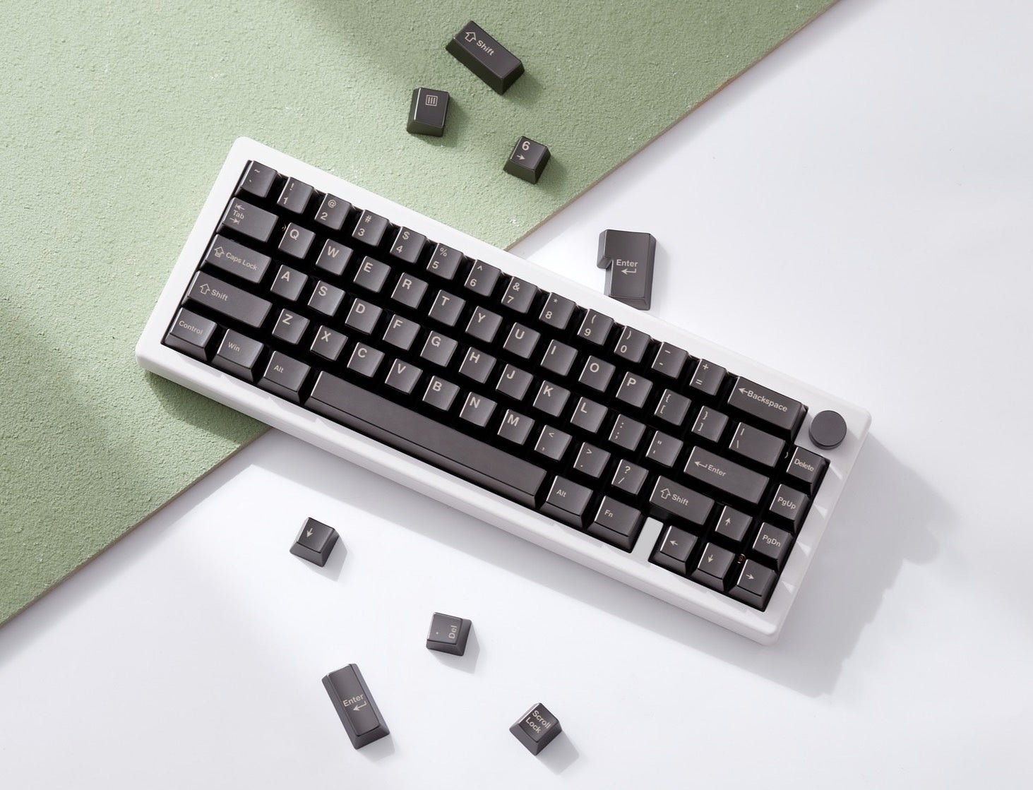 キーキャップブランドAwekeysが、金属製キーキャップ「Full Metal