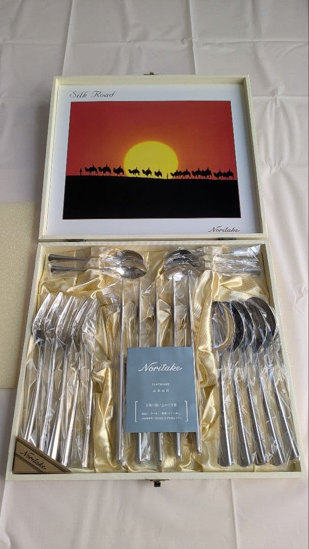 Noritake シルクロード カトラリーセット（ギフトボックス付） Noritake ノリタケ シルクロード カトラリーセット 17本 - メルカリ