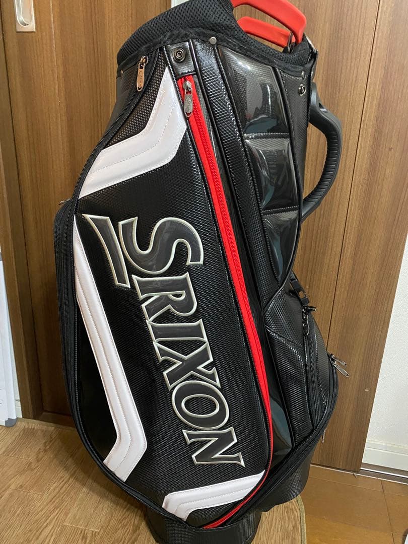 Srixon キャディバッグ ブラック/ホワイト/レッド　スリクソン ダンロップ契約選手が使用する「スリクソン」キャディバッグを数量限定